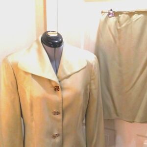 Via Seta Norma Flanagan Silk Suit 💯 Sage Green, Size 8/38